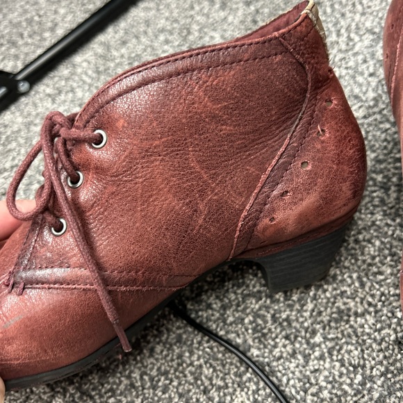 VTG Cobb Hill Distressed Red Leather Booties - Picture 10 of 10